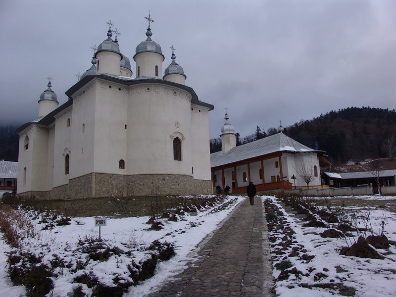 Hram la Mănăstirea Horaiţa din judeţul Neamţ
