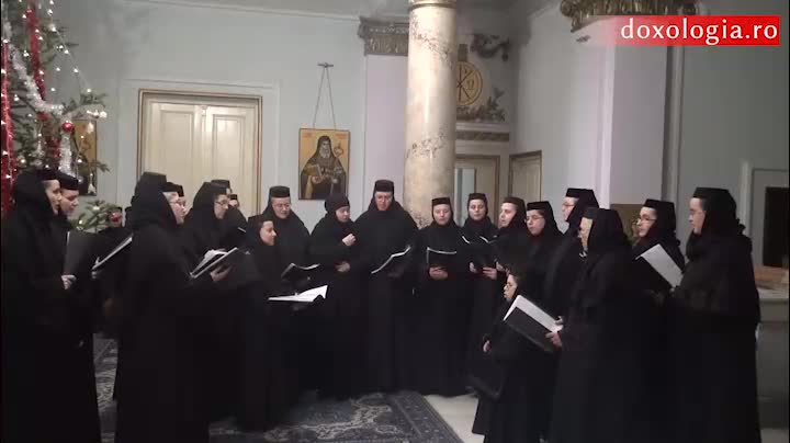 Colindători la Reședința Mitropolitană - Corul maicilor de la Mănăstirile Frumoasa, Galata și Copou