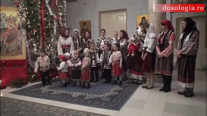 Colindători la Reședința Mitropolitană - Corul soțiilor diaconilor de la Catedrala Mitropolitană din Iași