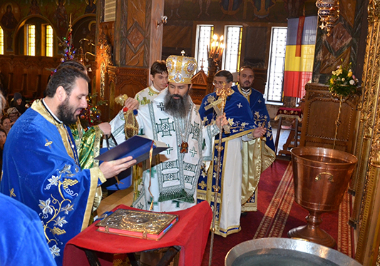 Slujba Bobotezei pe cuprinsul Patriarhiei Română văzută astăzi în 100 de imagini