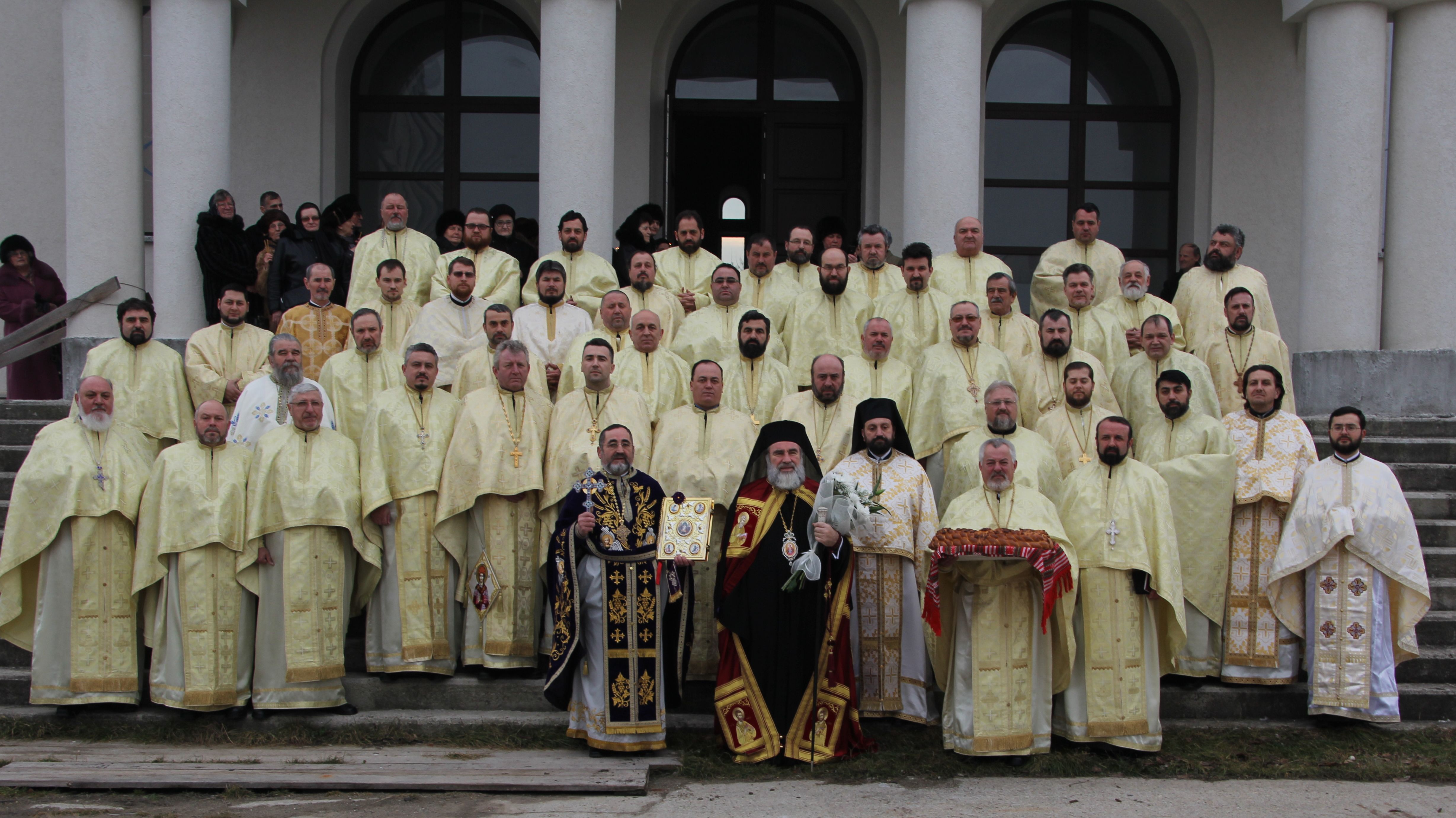 „Sărbătoare deosebită“ la sinaxa preoţilor Protoieriei Oneşti