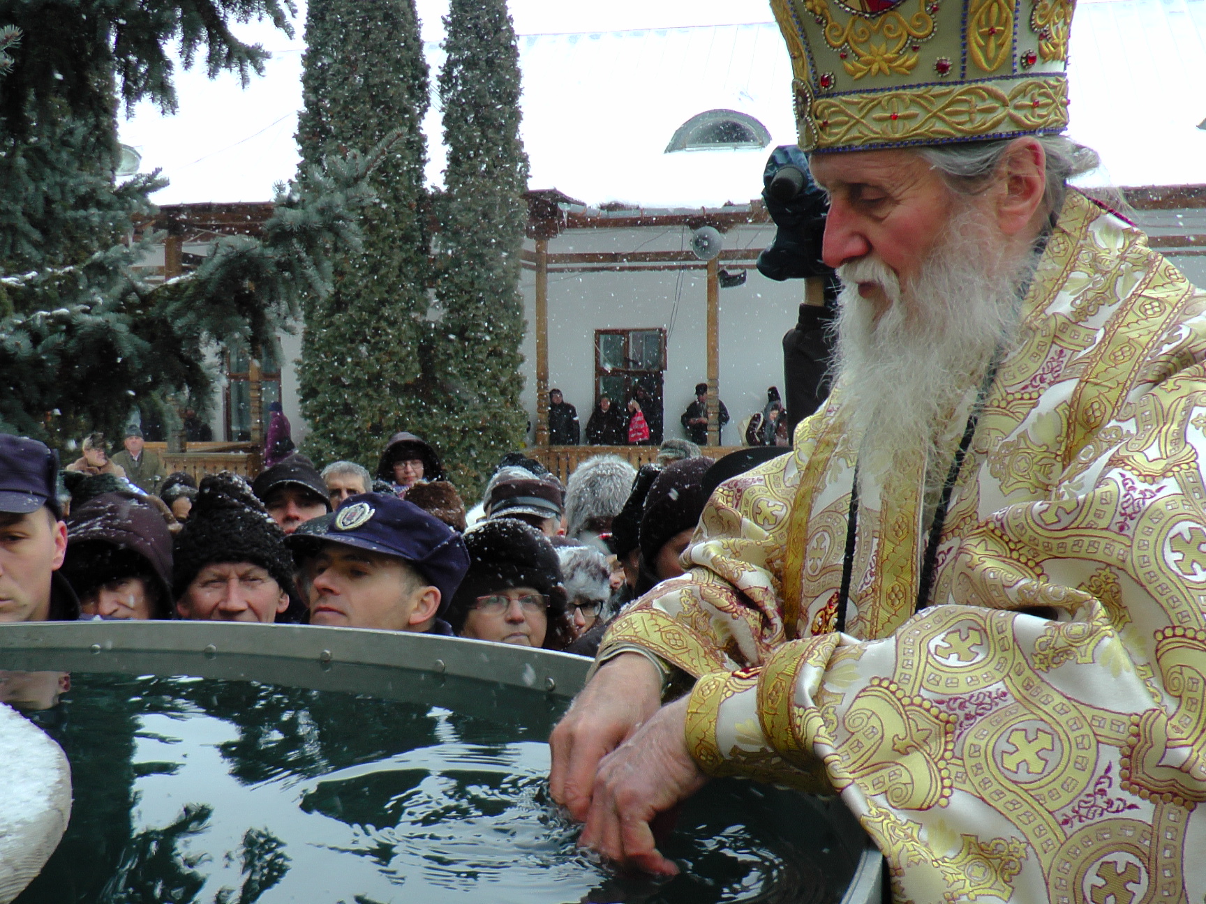 Slujba Bobotezei pe cuprinsul Patriarhiei Română văzută astăzi în 100 de imagini