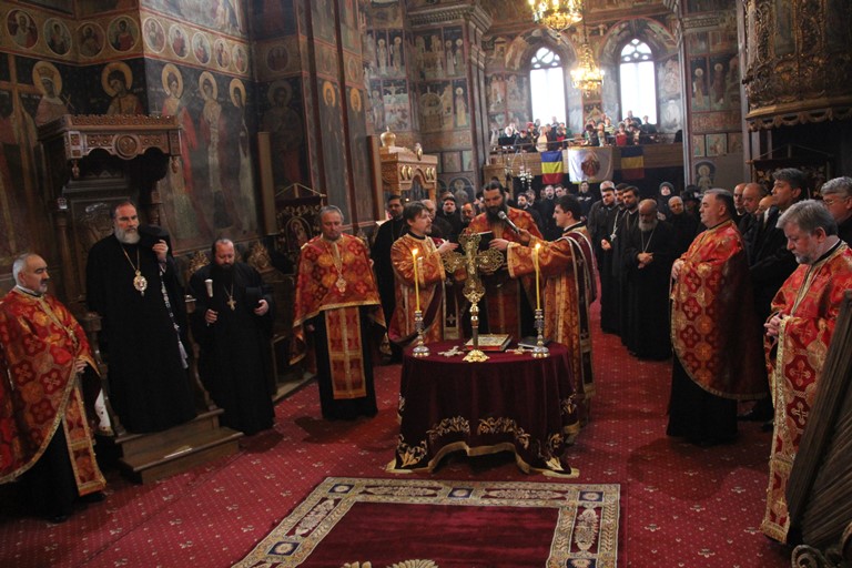 Adunarea eparhială a Arhiepiscopiei Romanului şi Bacăului Adunarea eparhială a Arhiepiscopiei Romanului şi Bacăului