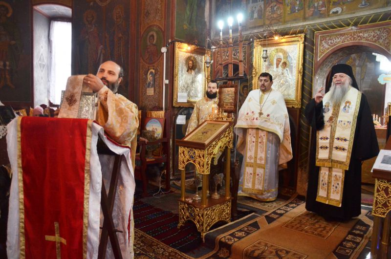 Biserica din Obârşia Cloşani şi-a serbat hramul