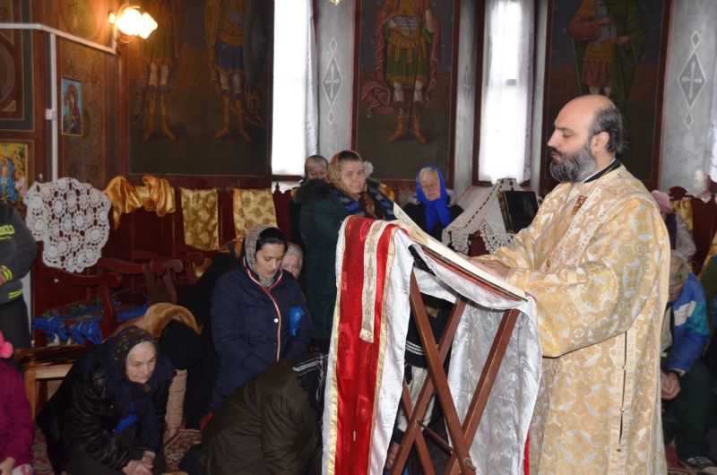 Biserica din Obârşia Cloşani şi-a serbat hramul