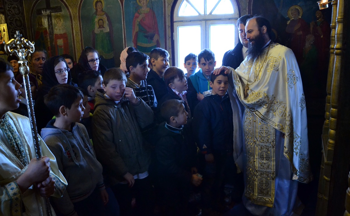 IPS Părinte Mitropolit Teofan: „Criteriul judecăţii lui Dumnezeu va fi mila faţă de cei aflaţi în suferinţă“ IPS Părinte Mitropolit Teofan: „Criteriul judecăţii lui Dumnezeu va fi mila faţă de cei aflaţi în suferinţă“