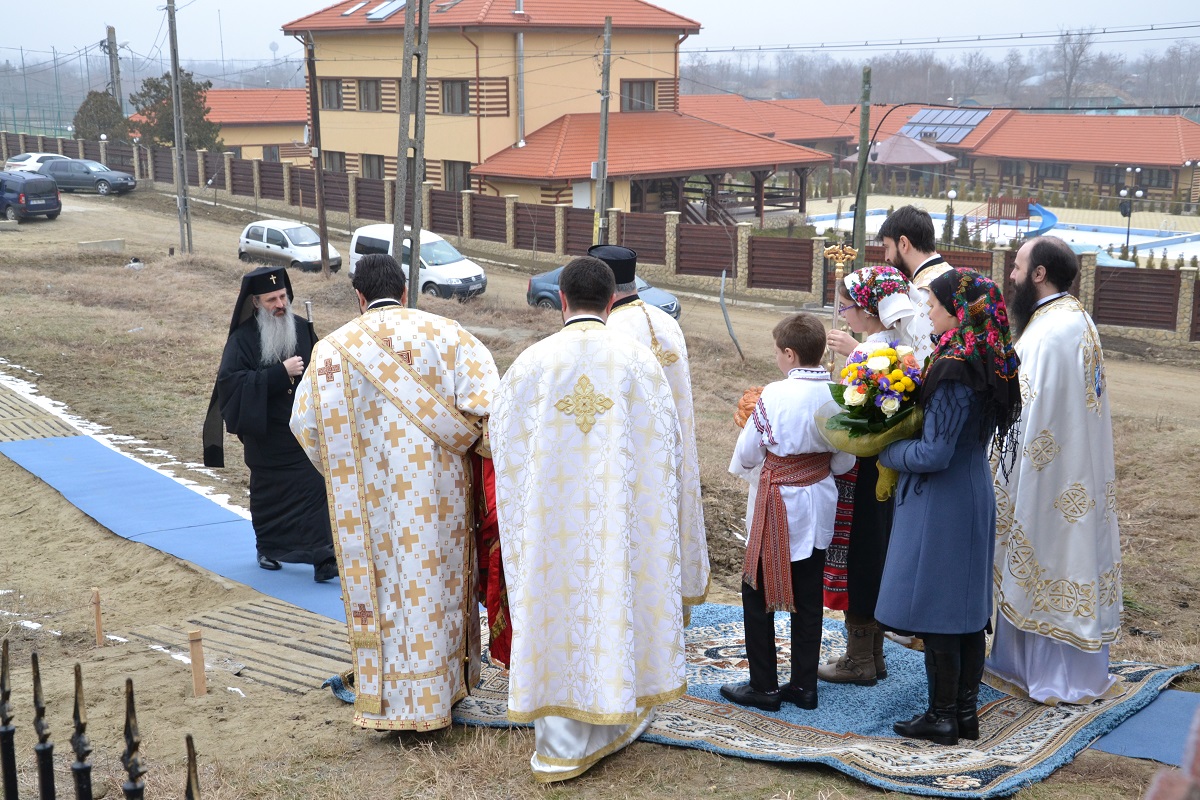 IPS Părinte Mitropolit Teofan: „Criteriul judecăţii lui Dumnezeu va fi mila faţă de cei aflaţi în suferinţă“ IPS Părinte Mitropolit Teofan: „Criteriul judecăţii lui Dumnezeu va fi mila faţă de cei aflaţi în suferinţă“