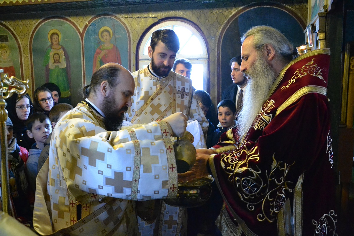 IPS Părinte Mitropolit Teofan: „Criteriul judecăţii lui Dumnezeu va fi mila faţă de cei aflaţi în suferinţă“ IPS Părinte Mitropolit Teofan: „Criteriul judecăţii lui Dumnezeu va fi mila faţă de cei aflaţi în suferinţă“