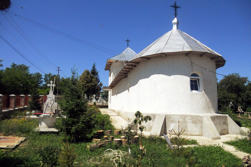 IPS Mitropolit Teofan va oficia Taina Botezului pentru cel de-al cincilea copil al unui preot din Botoşani