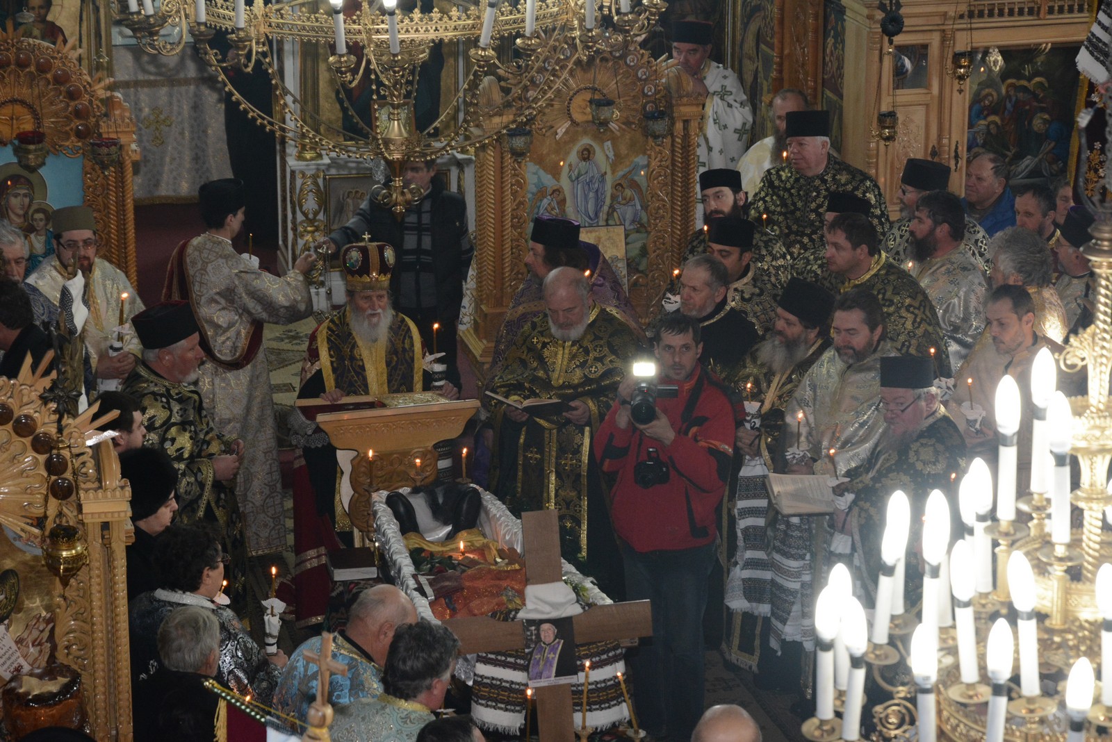 Părintele Teodor Moroşan, pe cărarea cerurilor Părintele Teodor Moroşan, pe cărarea cerurilor