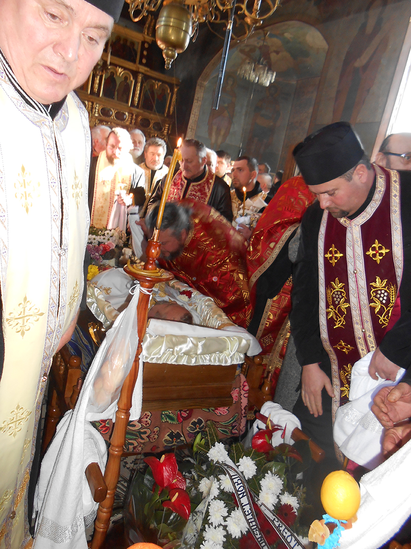 Preasfinţitul Calinic Botoşăneanul: „Părintele Ioan Apetroaiei - un preot pe măsura şi vrerea lui Dumnezeu“