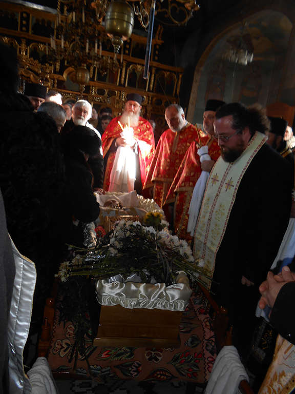 Preasfinţitul Calinic Botoşăneanul: „Părintele Ioan Apetroaiei - un preot pe măsura şi vrerea lui Dumnezeu“