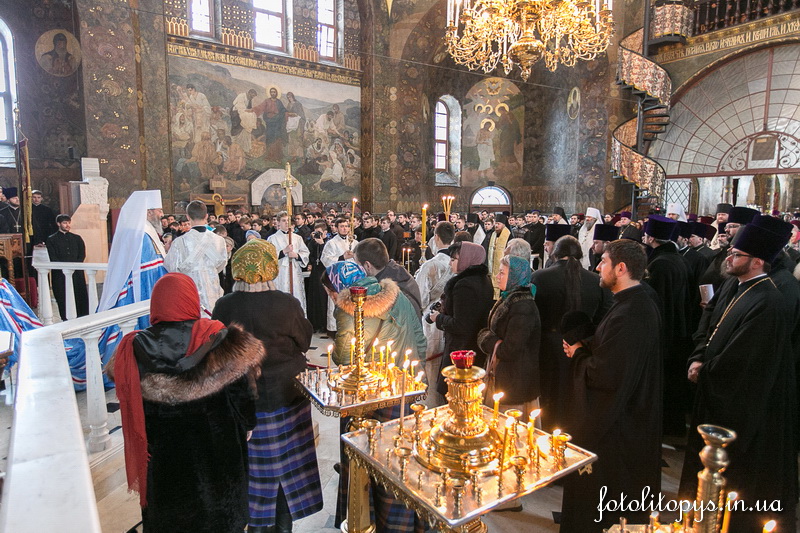 Mitropolitul Kievului a oficiat panihida pentru toți cei decedați pe Maidanul Independenței: „Sângele lor plânge în ceruri pentru ca pacea să pogoare în țara noastră!”