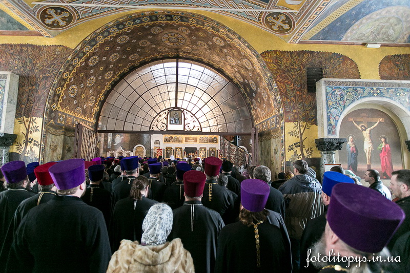 Mitropolitul Kievului a oficiat panihida pentru toți cei decedați pe Maidanul Independenței: „Sângele lor plânge în ceruri pentru ca pacea să pogoare în țara noastră!” Mitropolitul Kievului a oficiat panihida pentru toți cei decedați pe Maidanul Independenței: „Sângele lor plânge în ceruri pentru ca pacea să pogoare în țara noastră!”