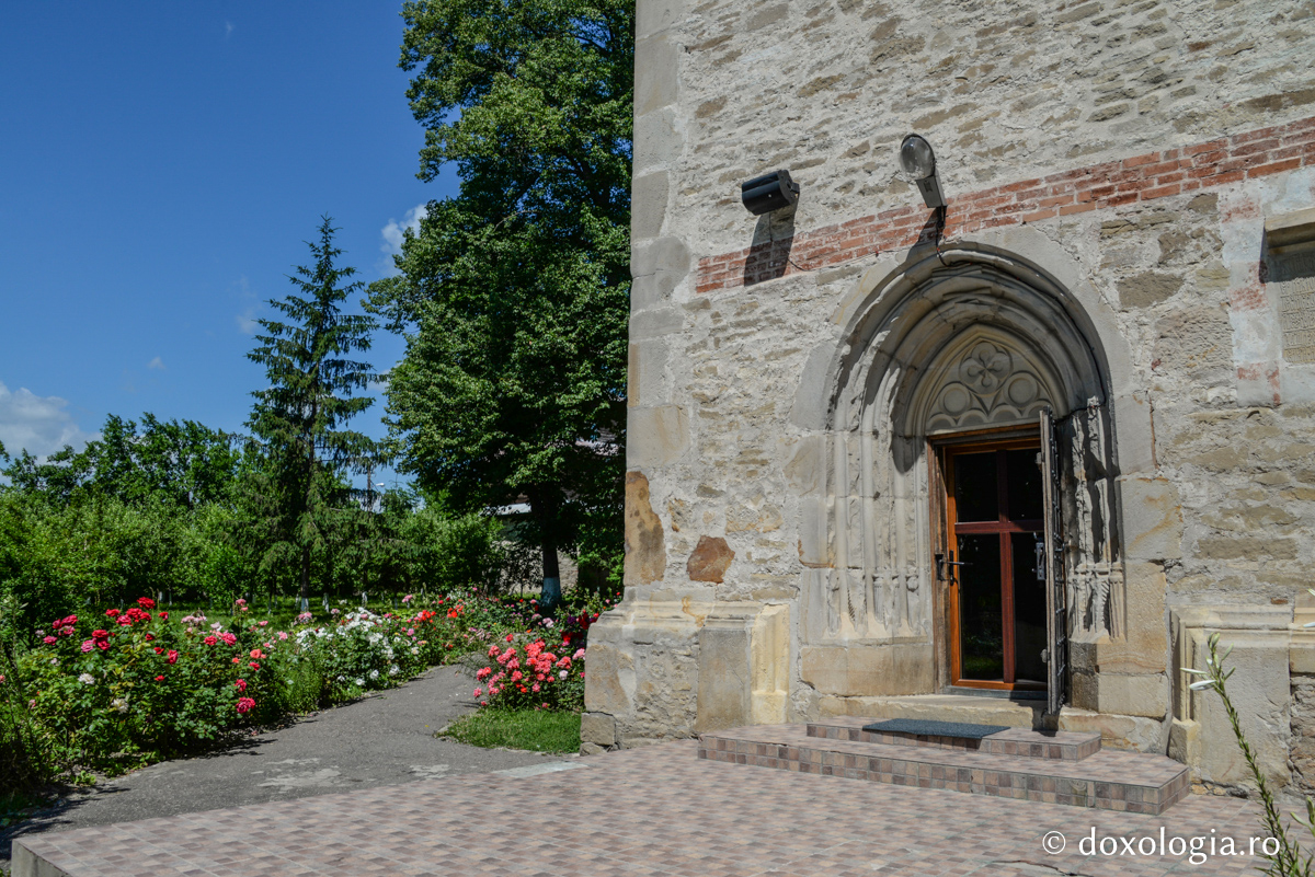 Durerea de astăzi a Mănăstirii Războieni