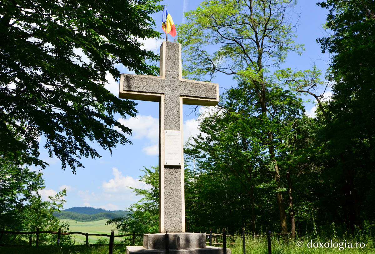 La „Crucea lui Ștefan cel Mare” de la Războieni / Foto: Maria Burlă „Crucea lui Ștefan cel Mare” de la Războieni