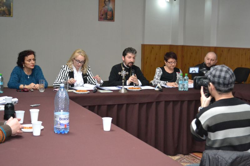 Conferință de presă la Turnu Severin pe tema orei de Religie Conferință de presă la Turnu Severin pe tema orei de Religie