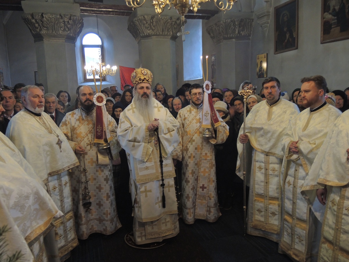 Liturghie arhierească la Parohia Cilibiu Liturghie arhierească la Parohia Cilibiu