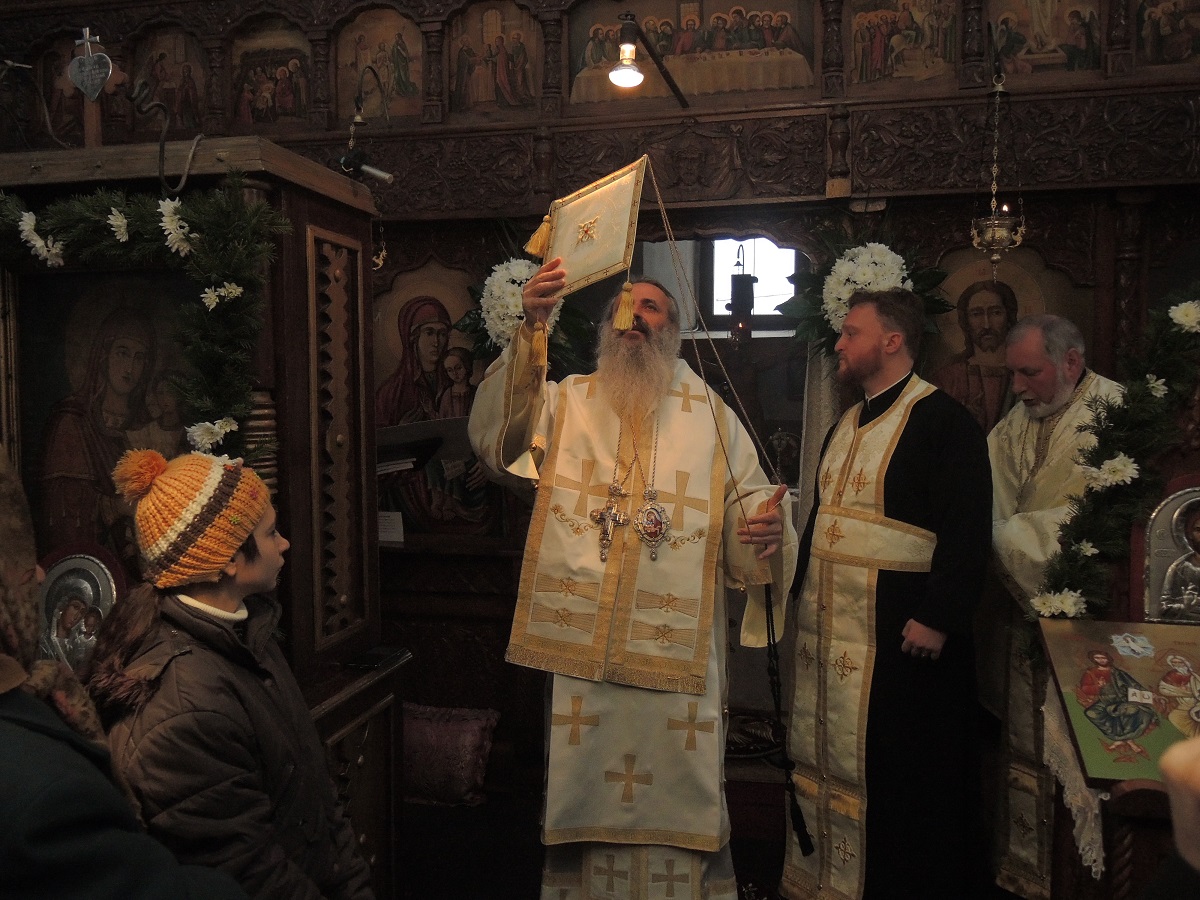 Liturghie arhierească la Parohia Cilibiu Liturghie arhierească la Parohia Cilibiu