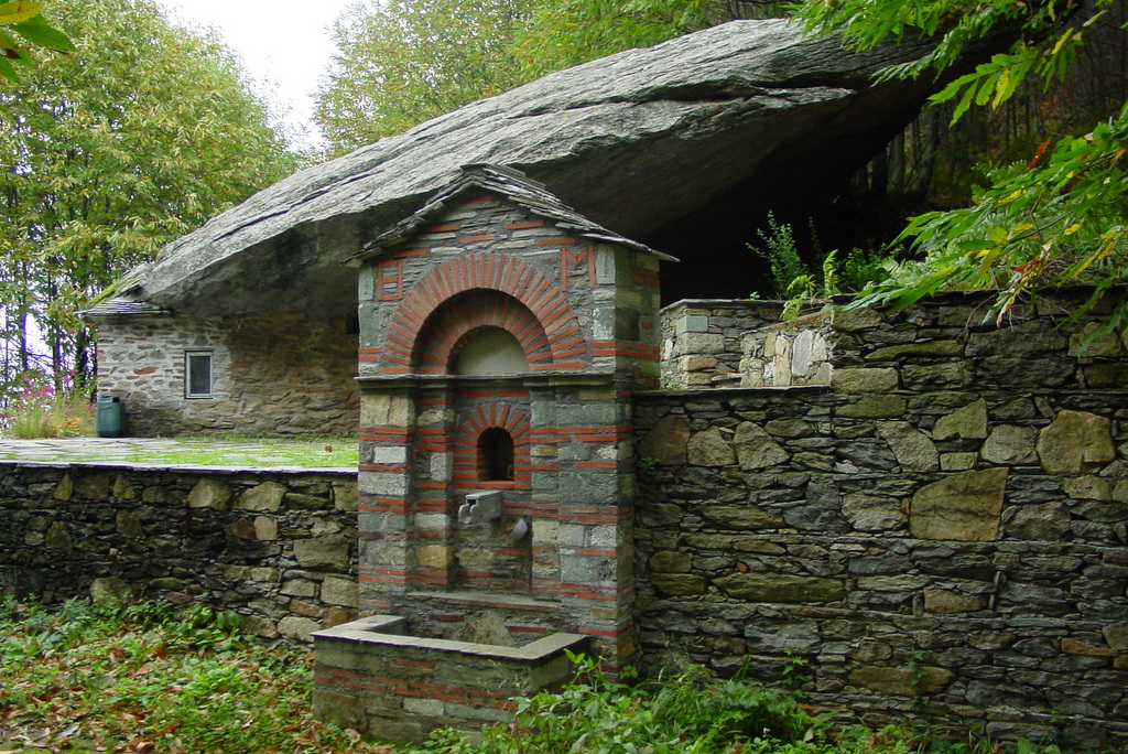 Peștera Sfântului Dionisie Olimpianul din Muntele Athos