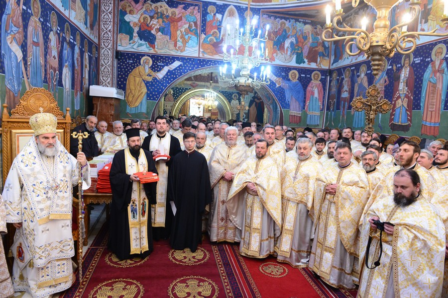 Sinaxe preoţeşti în protopopiatele Roman şi Moineşti