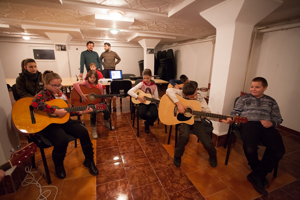 Proiect socio-cultural şi educativ la Rădăuţi Proiect socio-cultural şi educativ la Rădăuţi