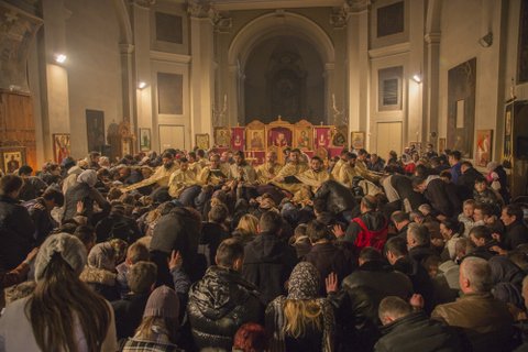 Taina Sfântului Maslu la biserica românească din Verona