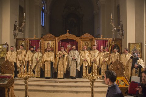 Taina Sfântului Maslu la biserica românească din Verona