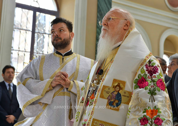 Pentru prima dată din 1922, în Smirna a fost săvârșită o Liturghie arhierească