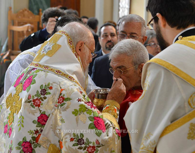 Pentru prima dată din 1922, în Smirna a fost săvârșită o Liturghie arhierească