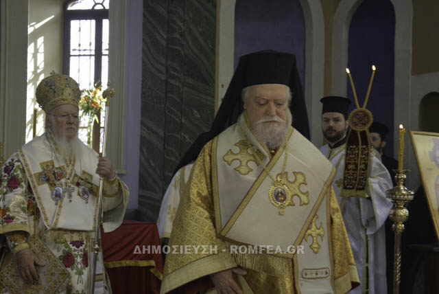 Pentru prima dată din 1922, în Smirna a fost săvârșită o Liturghie arhierească