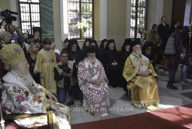 Pentru prima dată din 1922, în Smirna a fost săvârșită o Liturghie arhierească