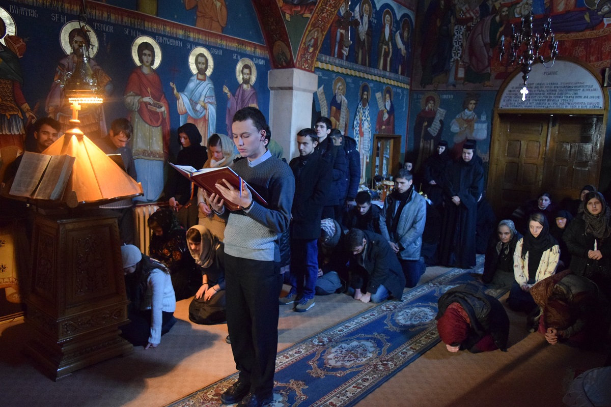 „Misiunea în rândul tinerilor - căutare a sinelui şi prilej de aflare a lui Dumnezeu“ „Misiunea în rândul tinerilor - căutare a sinelui şi prilej de aflare a lui Dumnezeu“