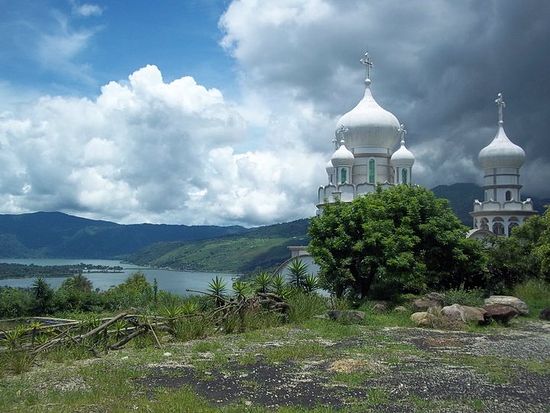 Serghei Lavrov a dăruit o icoană a Sfântului Gheorghe unei mănăstiri ortodoxe din Guatemala