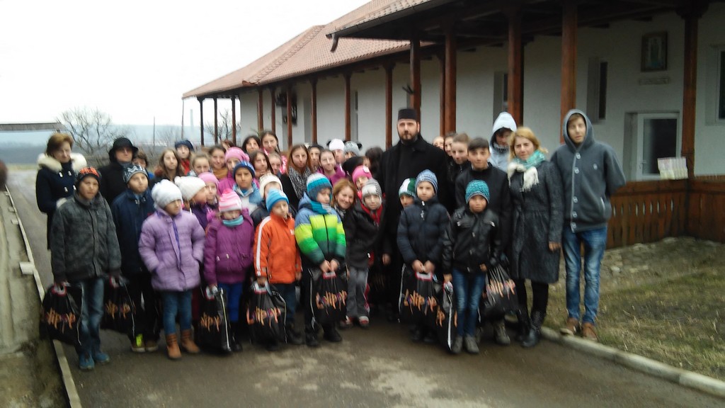 Pelerinaj pentru „misionarii“ de la Şcoala „George Voevidca“