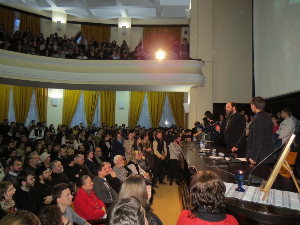 Sală arhiplină la conferinţa susţinută de părintele Constantin Necula la Iaşi