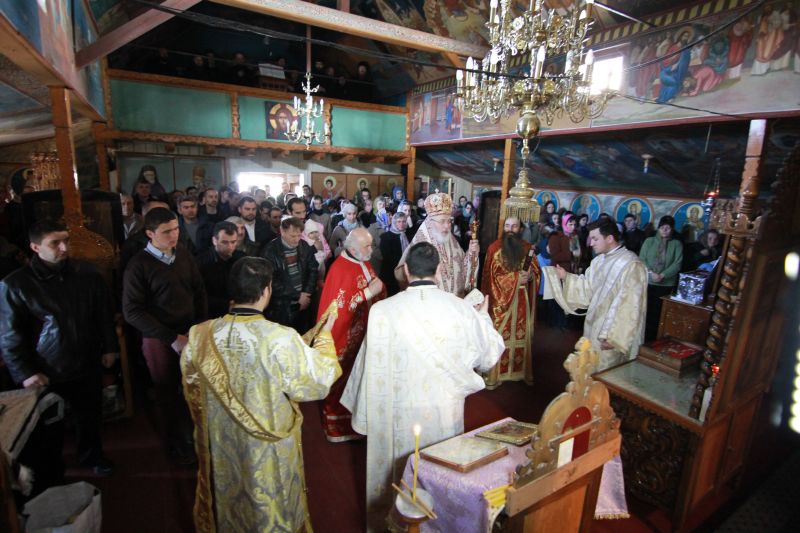 Liturghie Arhierească pe Taborul Muscelean