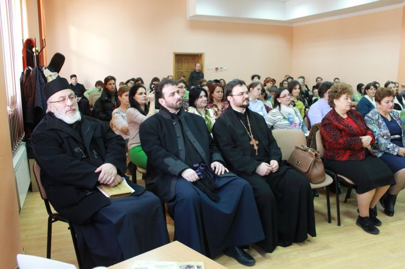 Simpozion „Femeia – Educatoarea familiei”