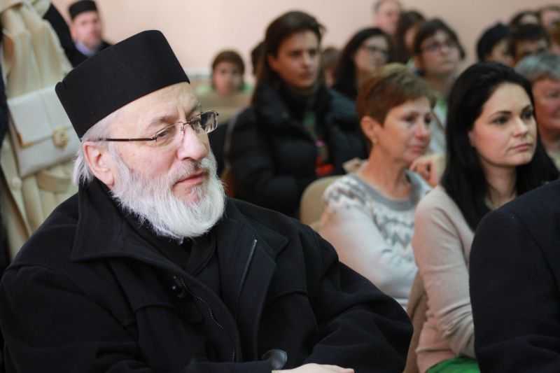 Simpozion „Femeia – Educatoarea familiei”