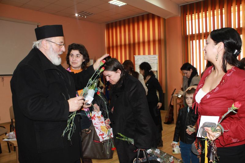 Simpozion „Femeia – Educatoarea familiei” Simpozion „Femeia – Educatoarea familiei”