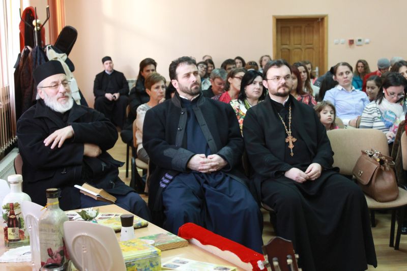 Simpozion „Femeia – Educatoarea familiei”