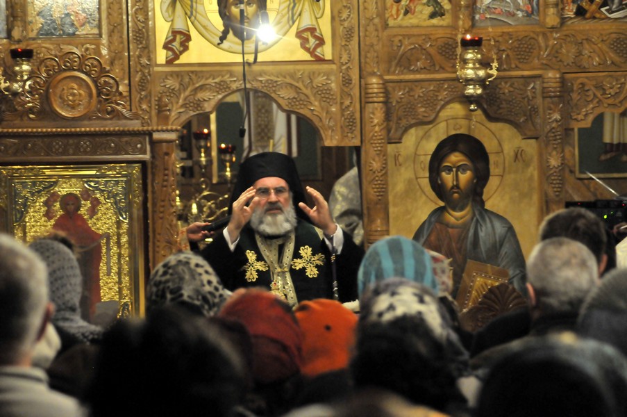 Seară de rugăciune la Mănăstirea Valea Budului Seară de rugăciune la Mănăstirea Valea Budului