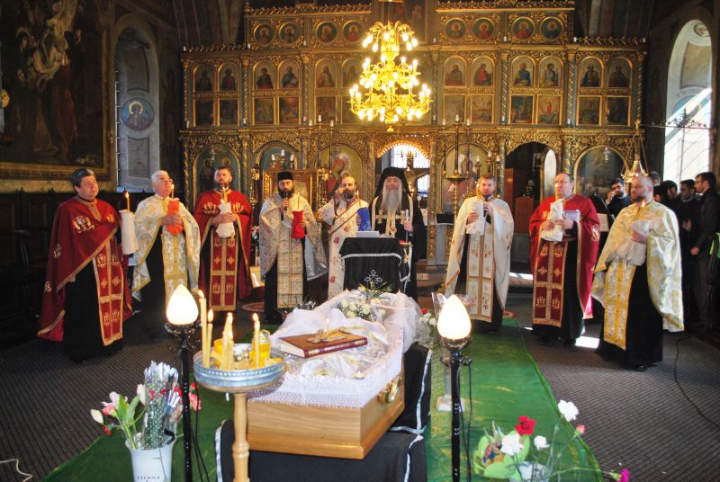 Părintele Constantin Chilim a fost condus pe ultimul drum Părintele Constantin Chilim a fost condus pe ultimul drum