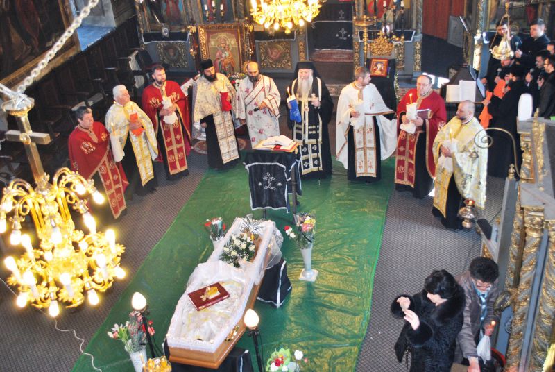 Părintele Constantin Chilim a fost condus pe ultimul drum