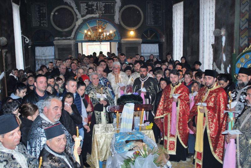 Părintele Aron Hogea a fost prohodit la Crivina