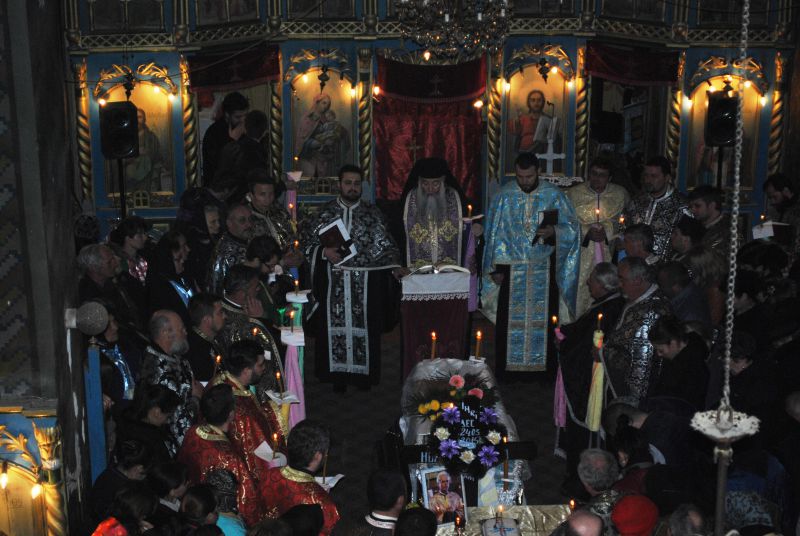 Părintele Aron Hogea a fost prohodit la Crivina