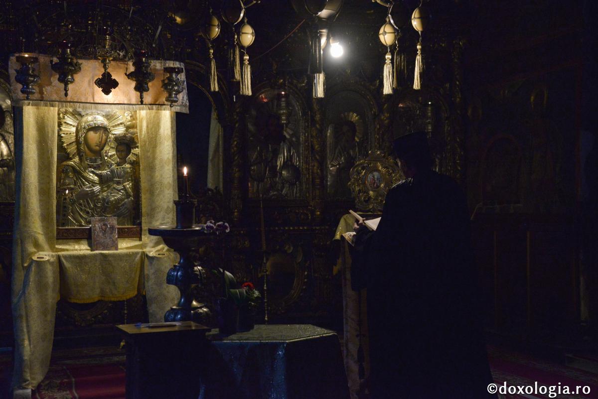 Se poate împlini sufletește monahul într-o mănăstire de oraș?