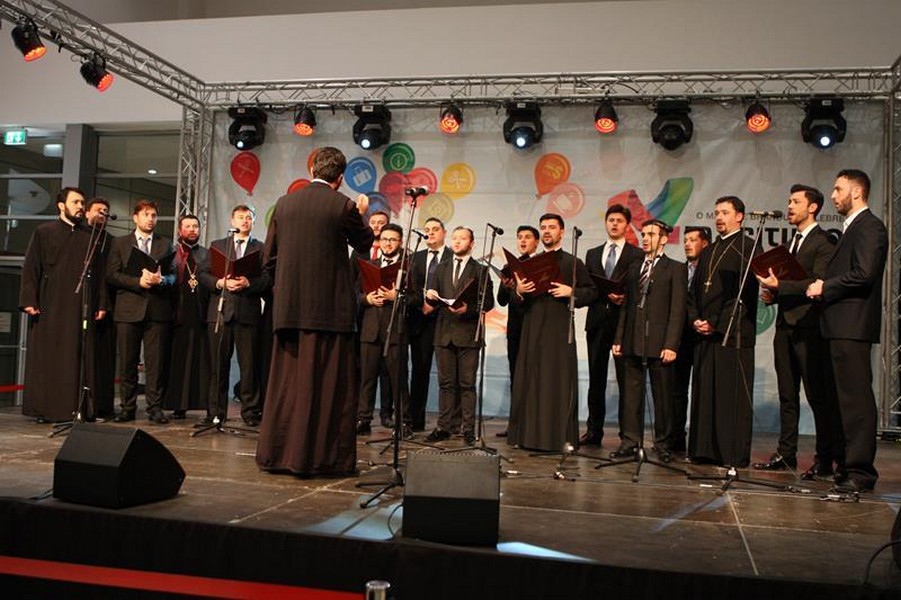 Concerte de muzică sacră la Roman şi Bacău