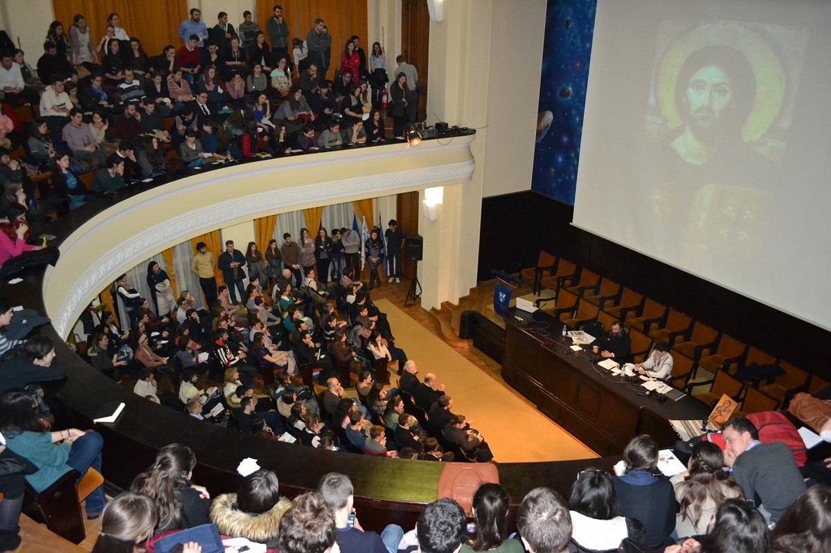 „Mica şi Marea Familie“