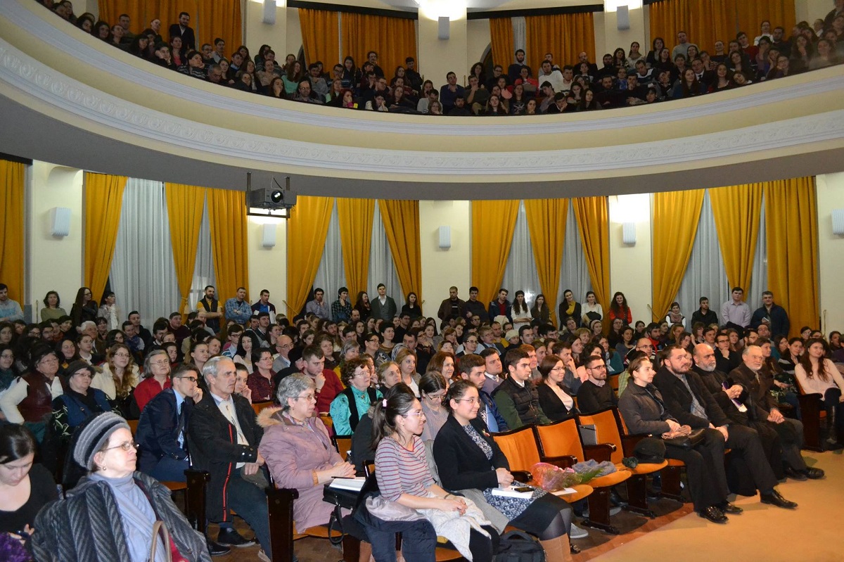 „Mica şi Marea Familie“